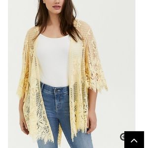 Torrid yellow kimono size 1/2 NWT